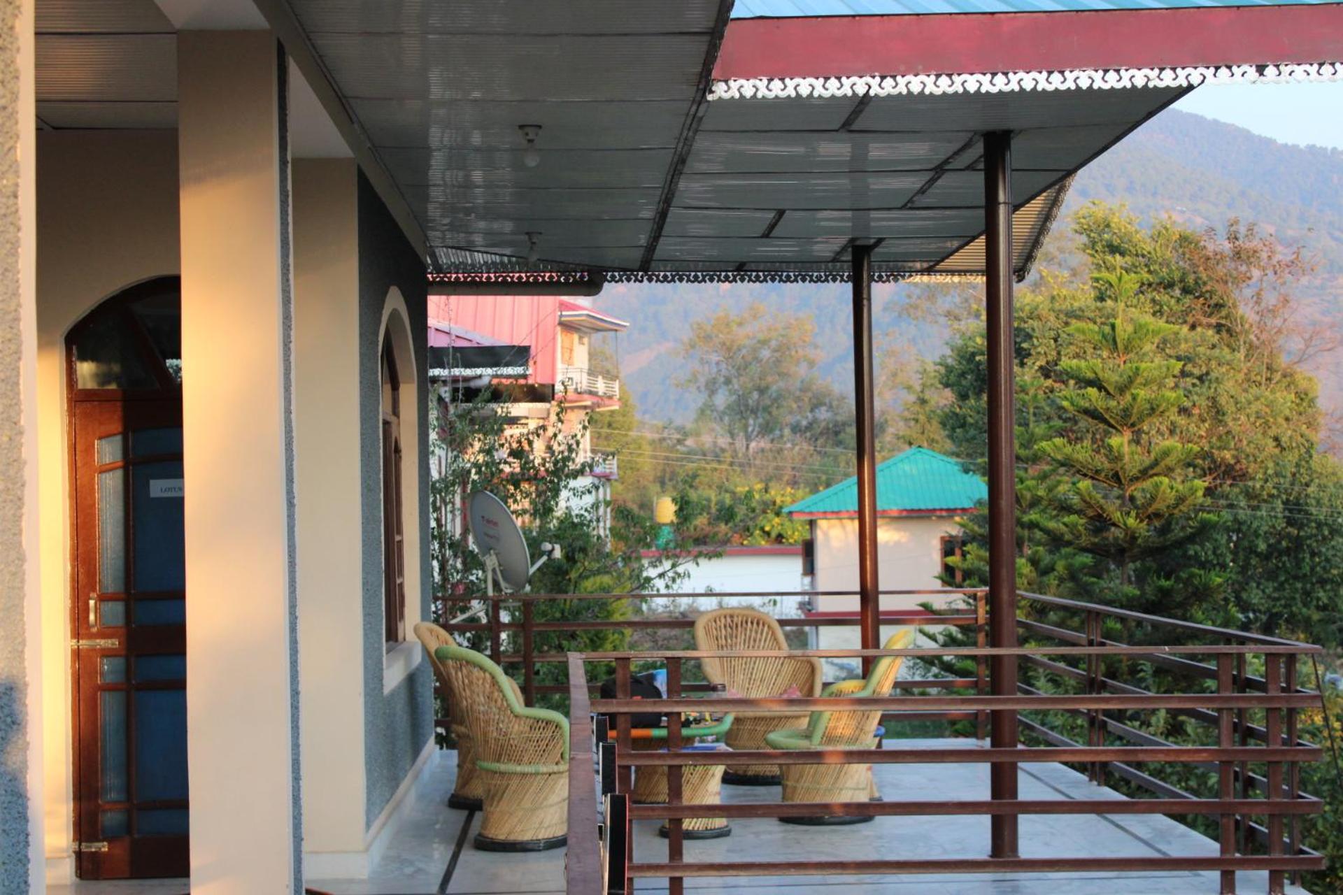Aditya Homestay Bir-Billing Surrounded By Mountains Exterior photo